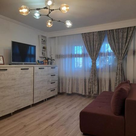Apartament פיטסטי מראה חיצוני תמונה